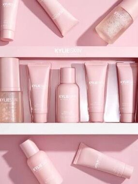 KYLIESKIN BY KYLIE JENNER LIMITED EDITION 5 PIECE MINI SKINCARE SET